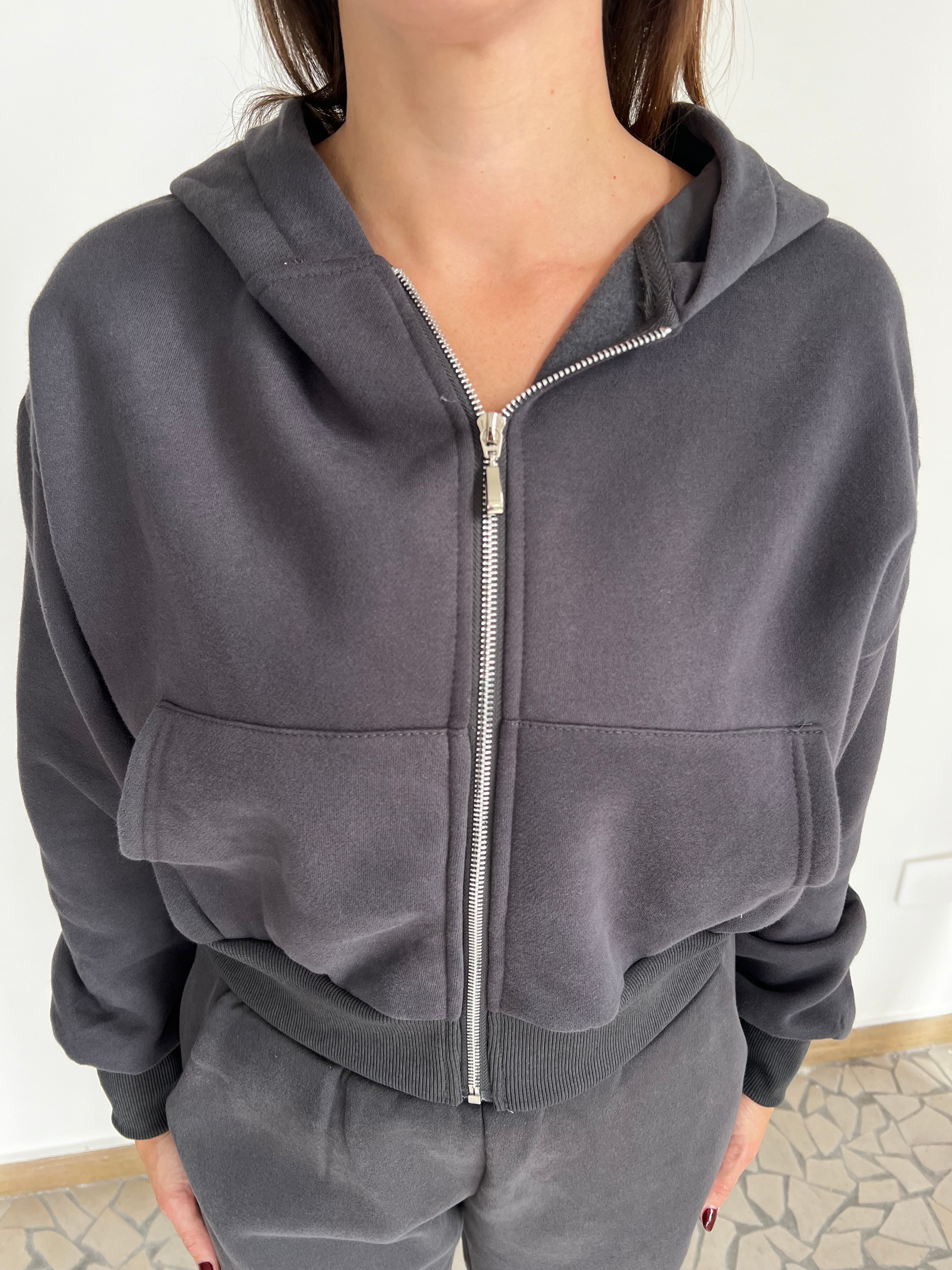 TUTA CALIFORNIA CON ZIP COLORE GRIGIO ANTRACITE