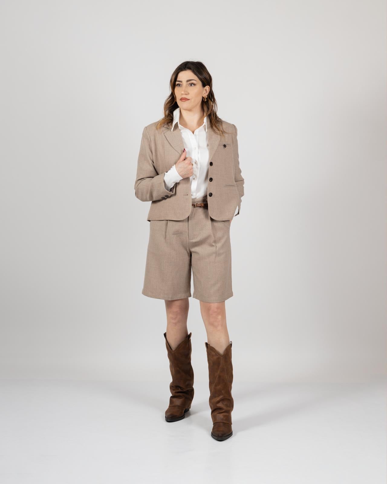 TAILLEUR STAR CON BERMUDA FANGO