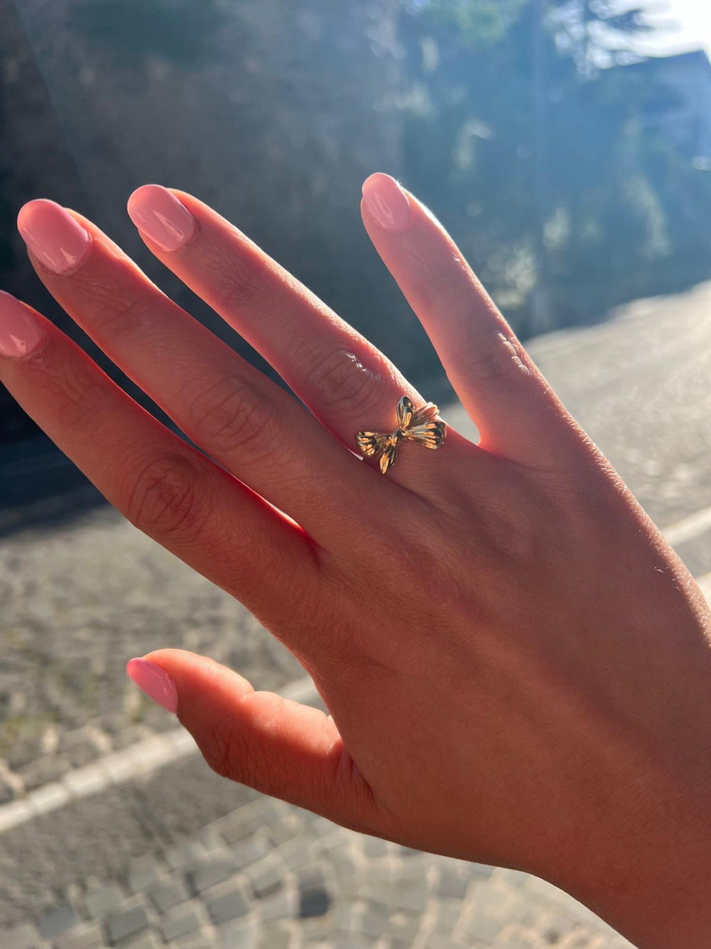 ANELLO FIOCCO MARTELLATO