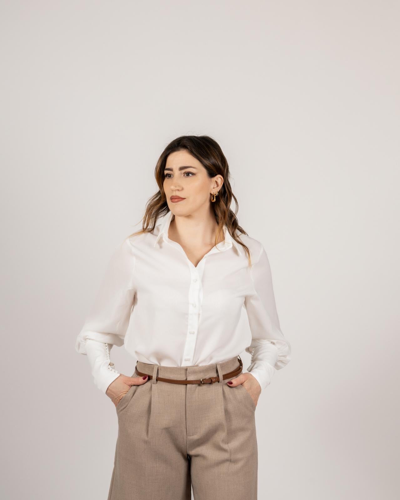 CAMICIA IN RASO CON MANICA A SBUFFO