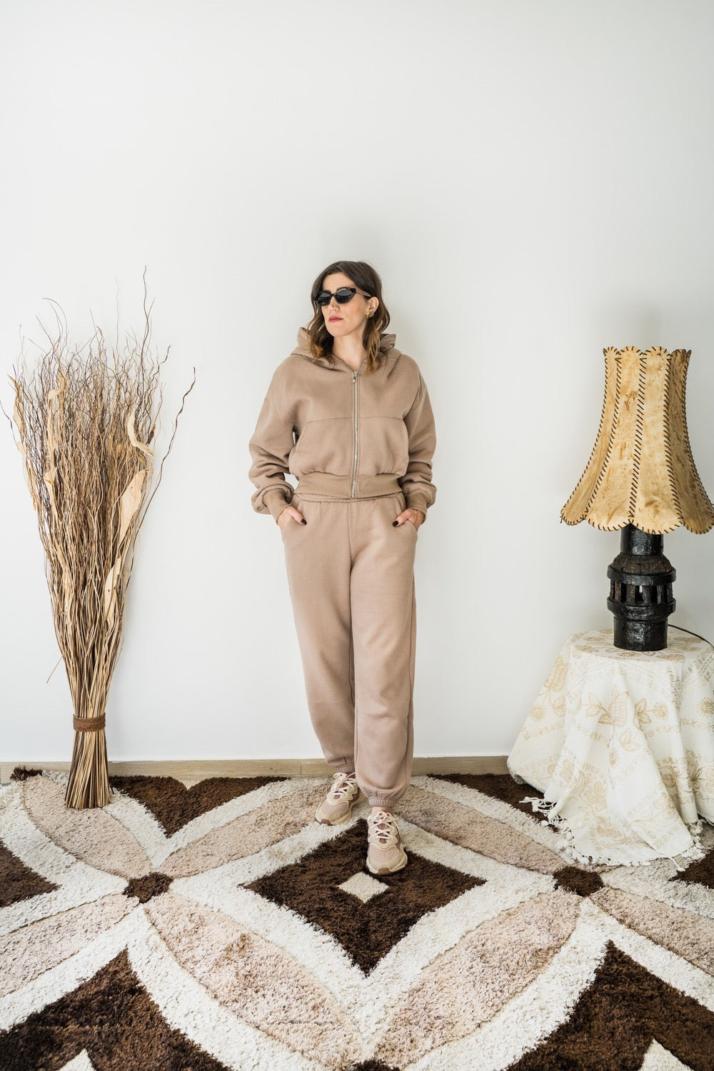 TUTA CALIFORNIA CON ZIP COLORE MOCHA MOUSSE