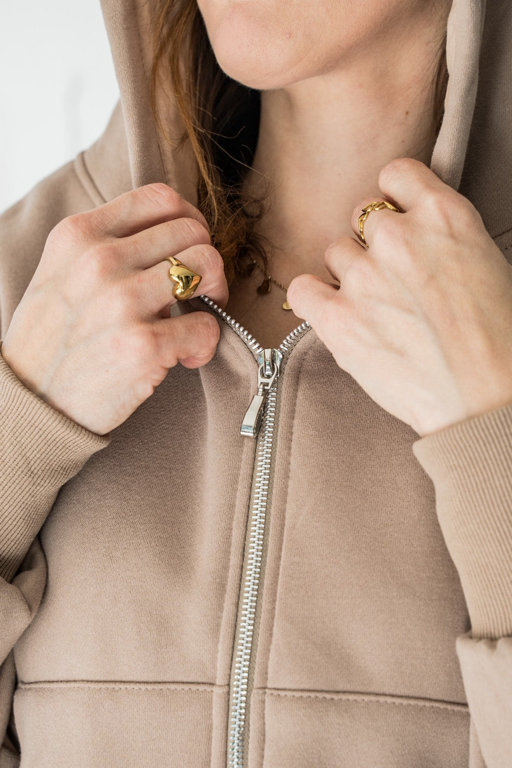 TUTA CALIFORNIA CON ZIP COLORE MOCHA MOUSSE