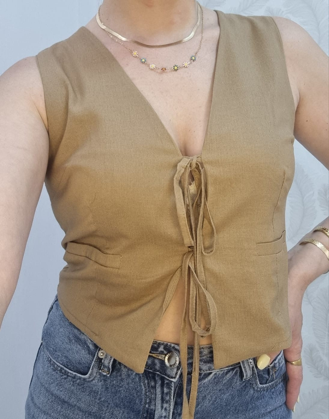 Gilet in lino con lacci