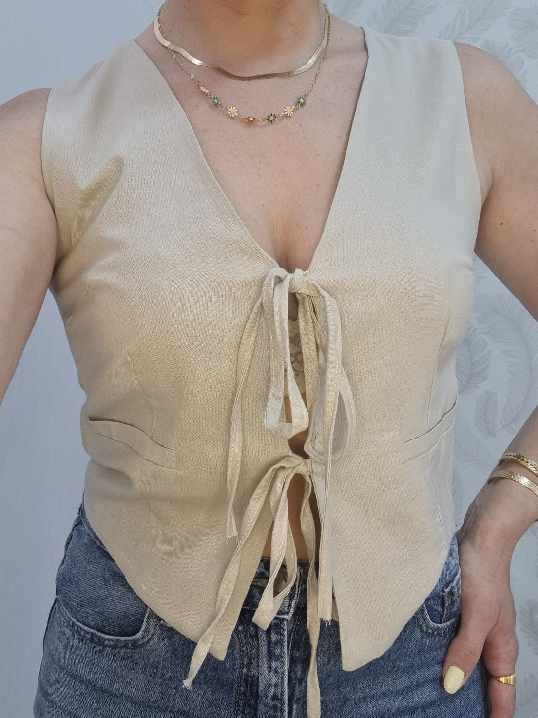 Gilet in lino con lacci