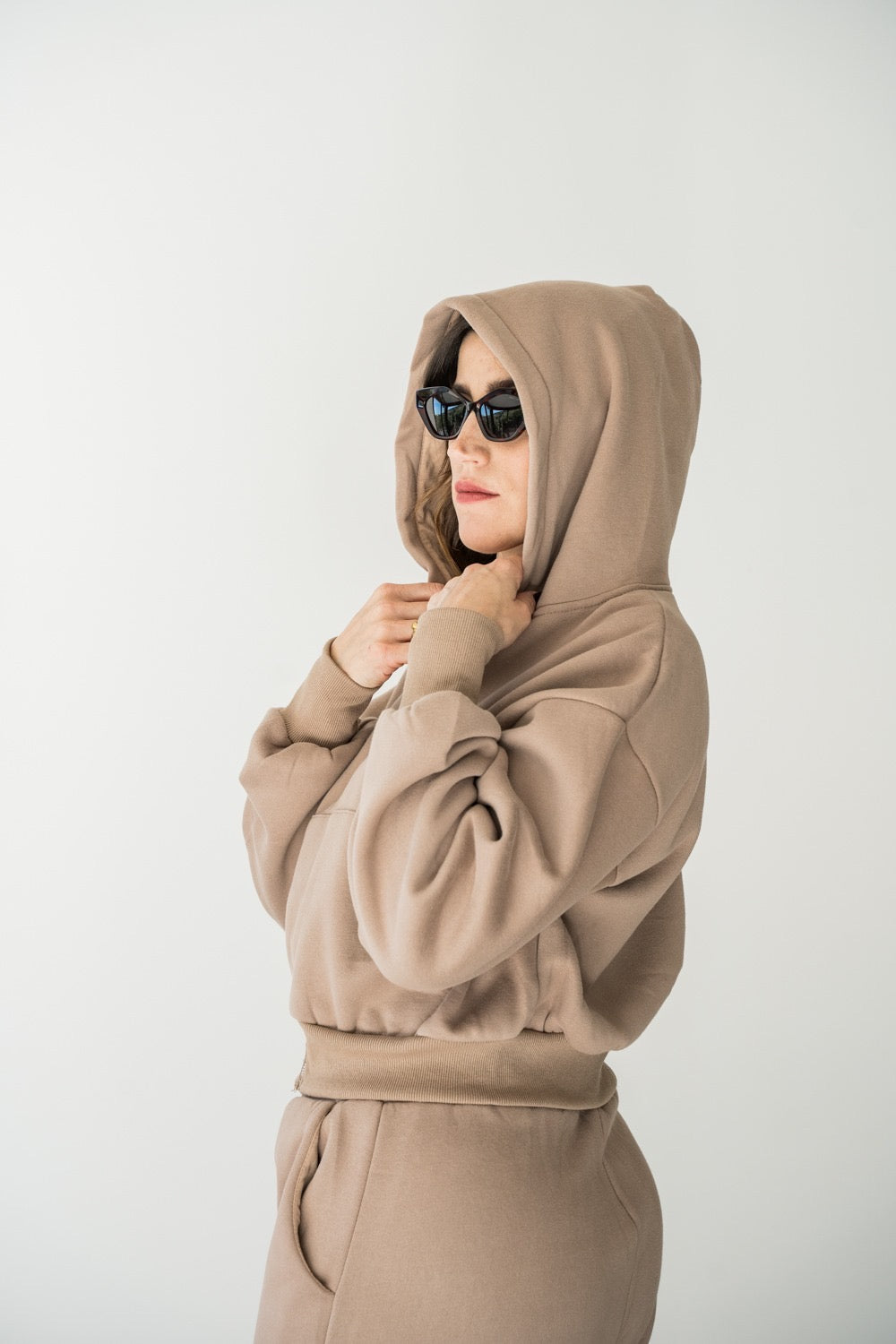 TUTA CALIFORNIA CON ZIP COLORE MOCHA MOUSSE